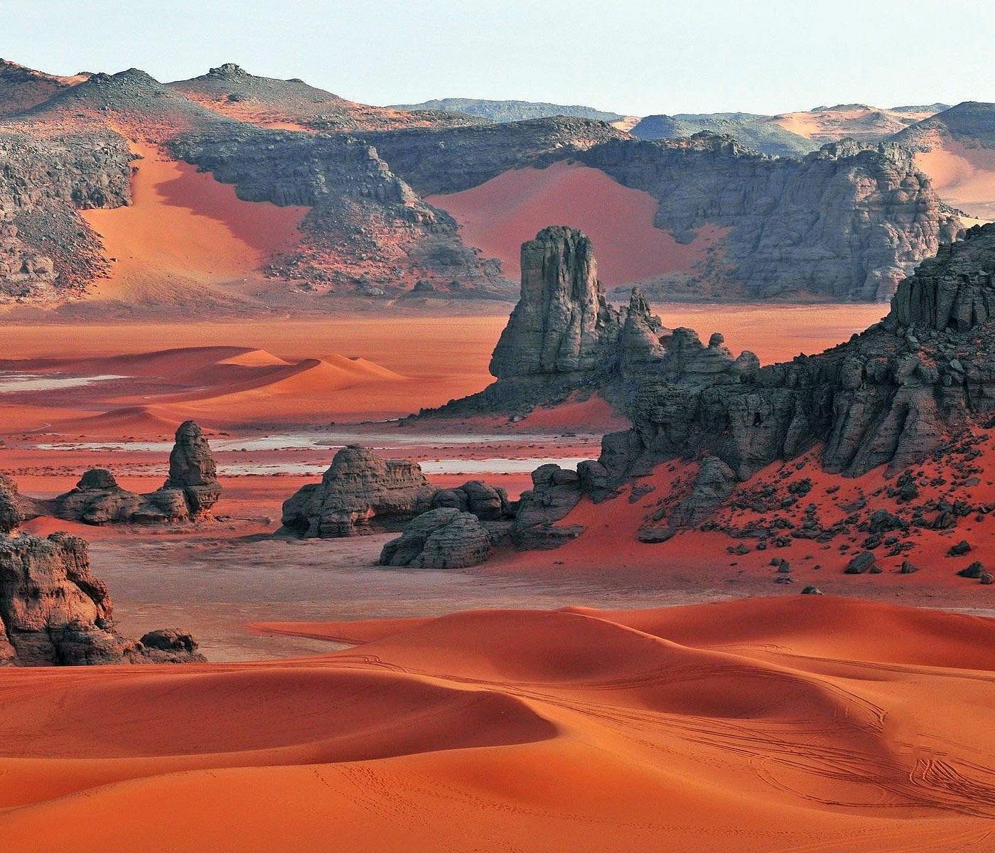 Djanet Sahara Safari - 5-Day Tadrart Rouge Tour
